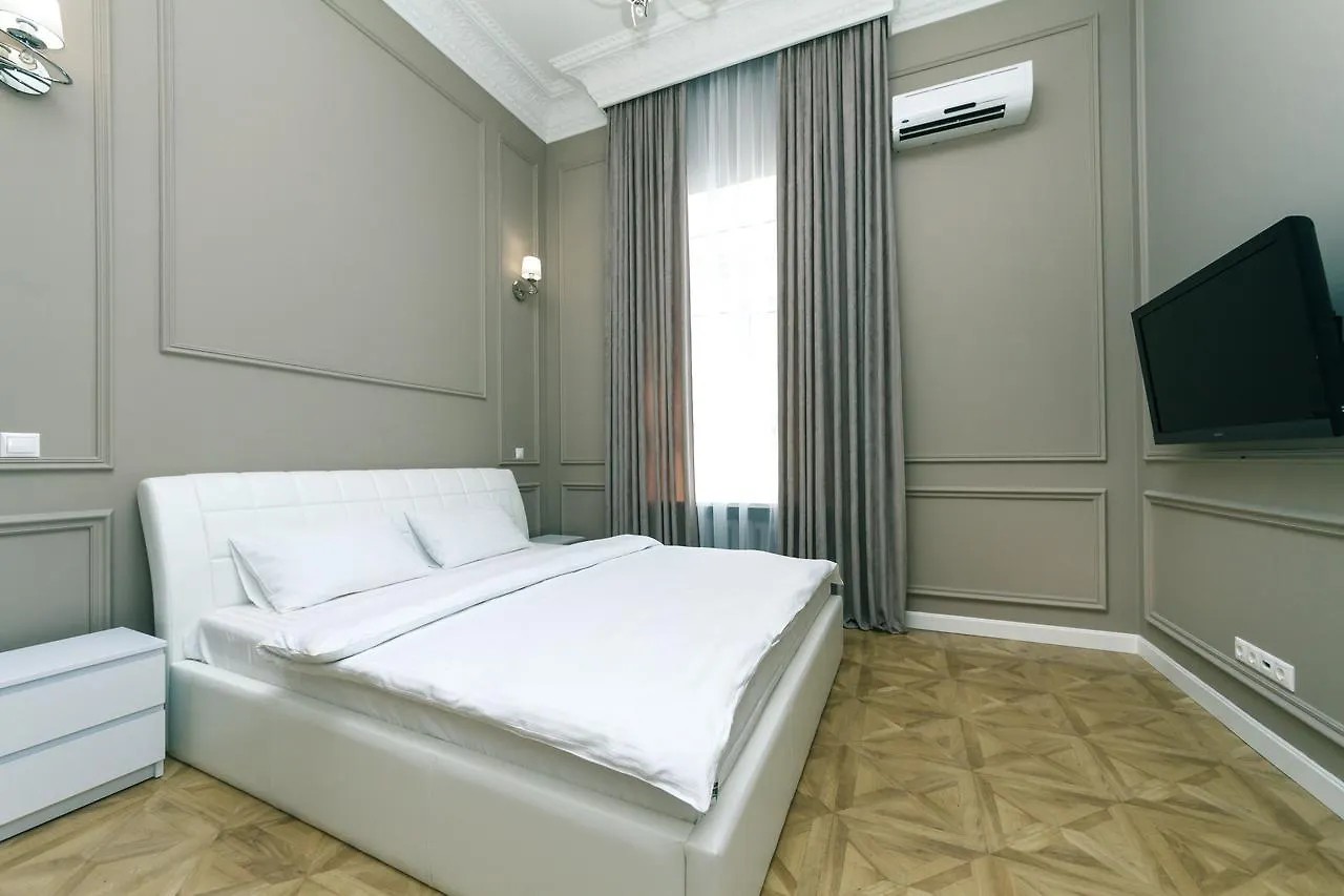 VIP apartment near Kreschatyk, 31а Pushkinska Street Киев 0*,  Украина